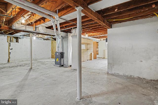 5113 EARL DR, Harrisburg, PA 17112