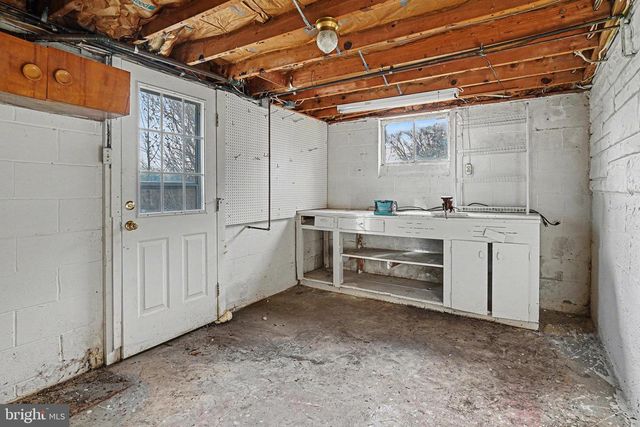 5113 EARL DR, Harrisburg, PA 17112