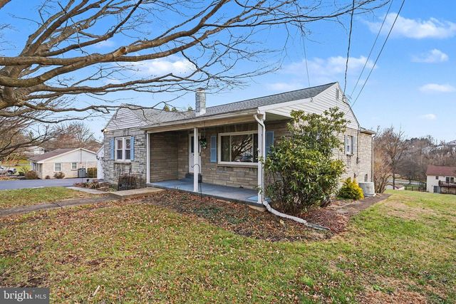 5113 EARL DR, Harrisburg, PA 17112