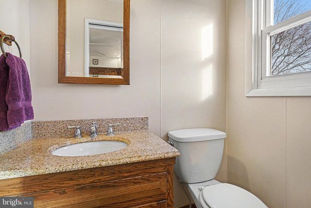 5113 EARL DR, Harrisburg, PA 17112