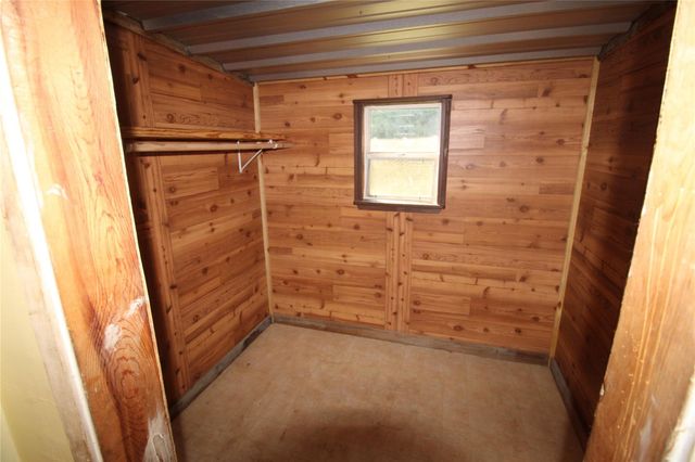 300 Yancey Big Drink, Shepherd, TX 77371