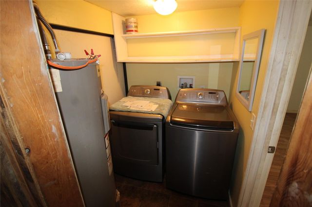 300 Yancey Big Drink, Shepherd, TX 77371