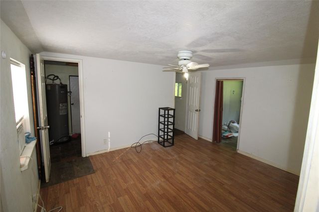 300 Yancey Big Drink, Shepherd, TX 77371