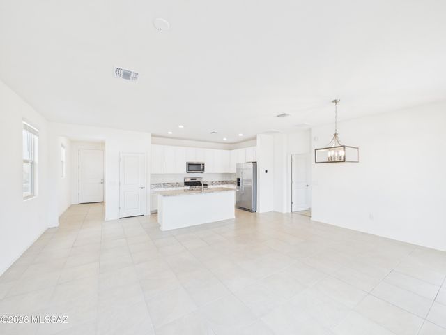 5560 W Tumacacori Trail, Tucson, AZ 85742