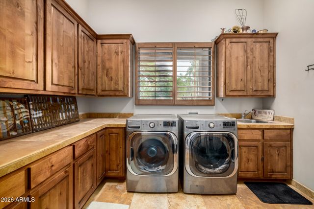 45039 N 20TH Street, New River, AZ 85087