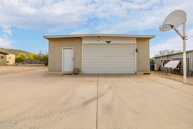 45039 N 20TH Street, New River, AZ 85087