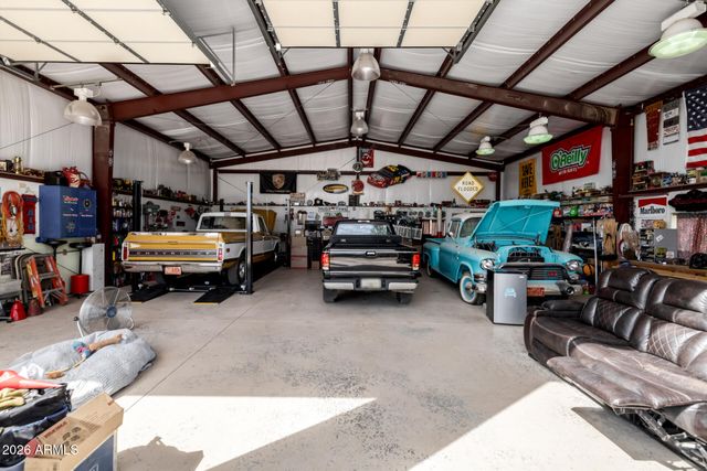 45039 N 20TH Street, New River, AZ 85087