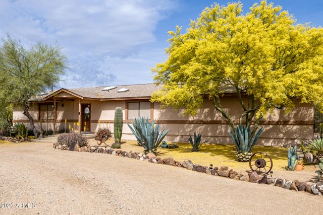 45039 N 20TH Street, New River, AZ 85087