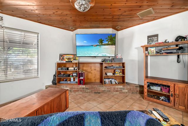 45039 N 20TH Street, New River, AZ 85087