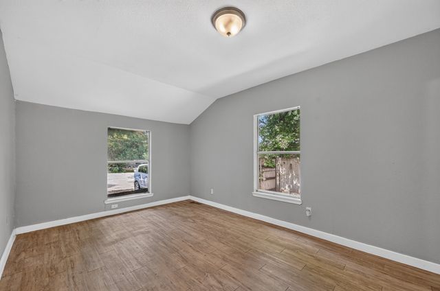 8323 Lapanto Lane, Dallas, TX 75227