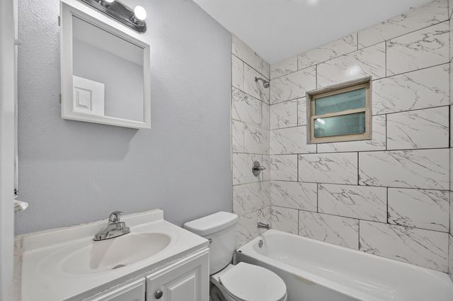 8323 Lapanto Lane, Dallas, TX 75227
