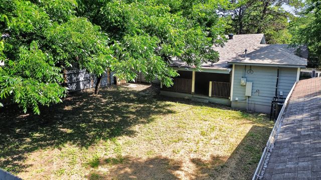 8323 Lapanto Lane, Dallas, TX 75227