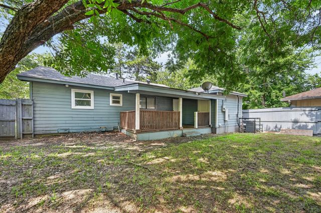 8323 Lapanto Lane, Dallas, TX 75227