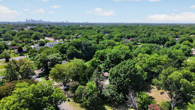 8323 Lapanto Lane, Dallas, TX 75227