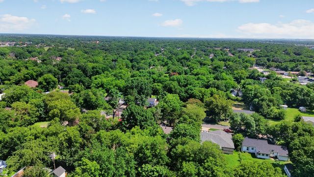 8323 Lapanto Lane, Dallas, TX 75227