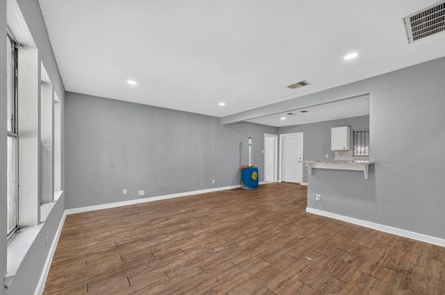 8323 Lapanto Lane, Dallas, TX 75227