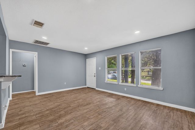 8323 Lapanto Lane, Dallas, TX 75227