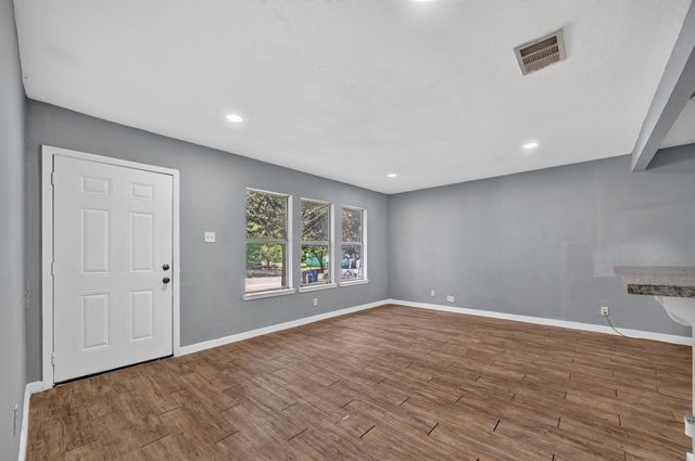 8323 Lapanto Lane, Dallas, TX 75227