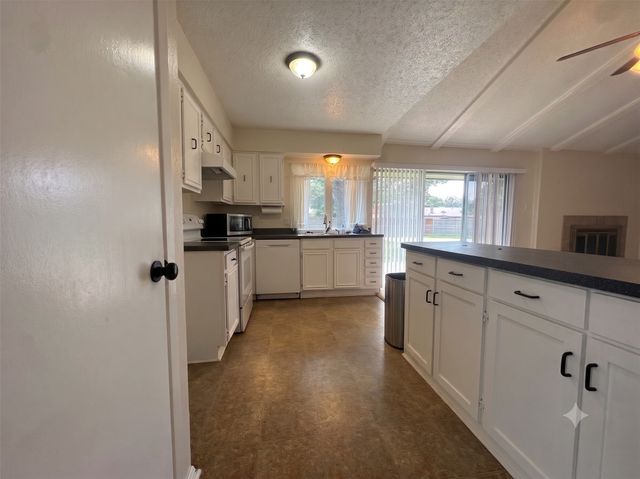 606 Oxford Park, Garland, TX 75043