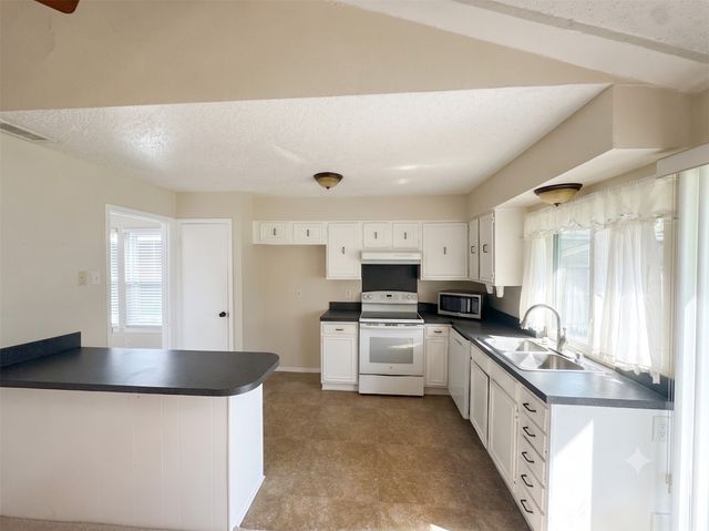 606 Oxford Park, Garland, TX 75043