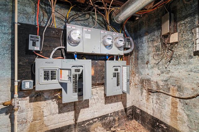 3835 Vine Street, Cincinnati, OH 45217