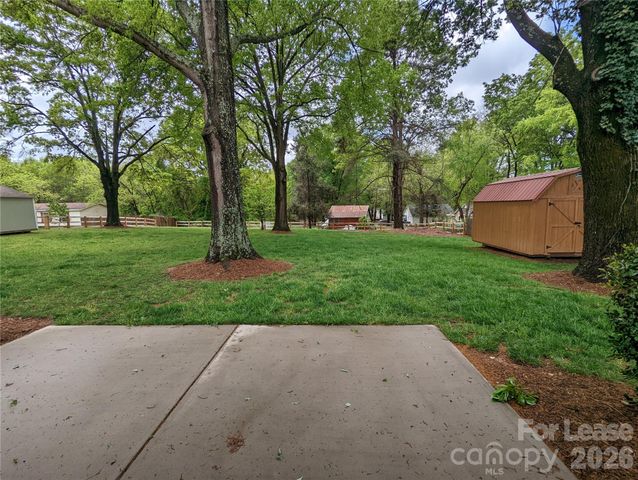 128 Mackwood Drive, Mooresville, NC 28115