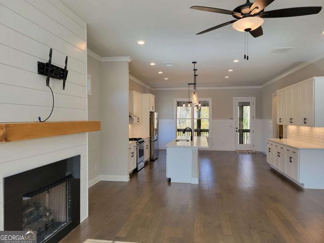 222 Napa Drive, Woodstock, GA 30188