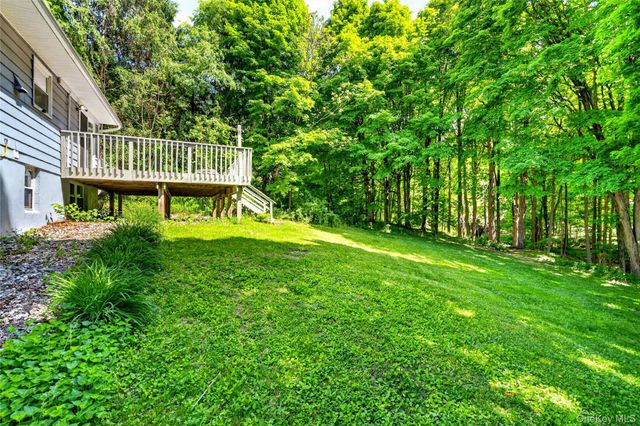 40 Indian Pass, Stormville, NY 12582