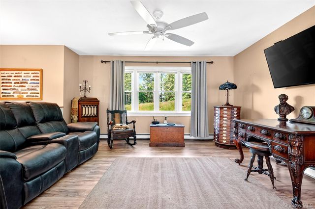 40 Indian Pass, Stormville, NY 12582