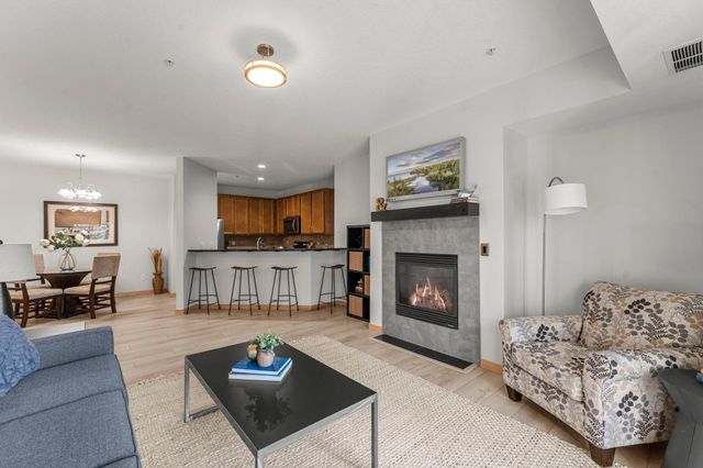 10806 S Shore Drive 103, Plymouth, MN 55441