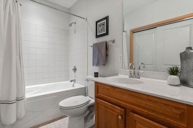 10806 S Shore Drive 103, Plymouth, MN 55441