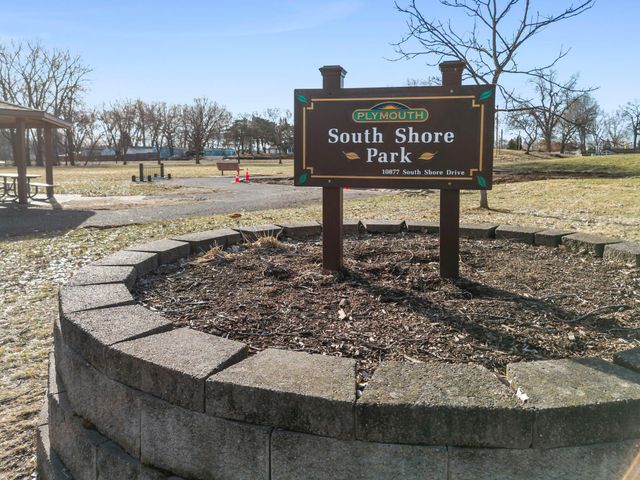 10806 S Shore Drive 103, Plymouth, MN 55441