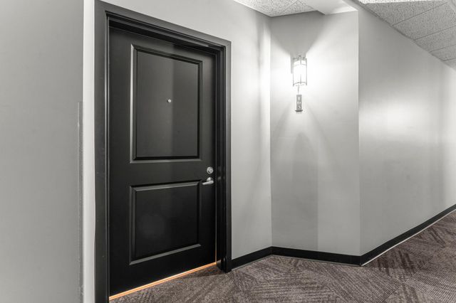 10806 S Shore Drive 103, Plymouth, MN 55441