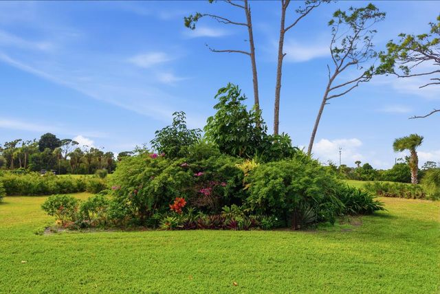 5081 SE Burning Tree Circle, Stuart, FL 34997