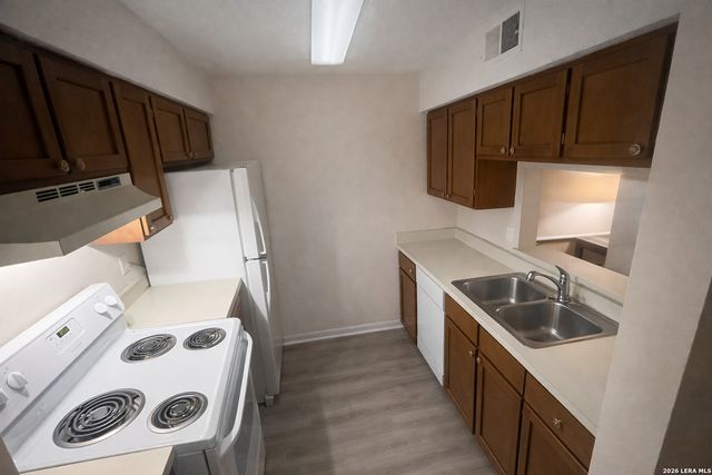 2935 Nacogdoches, San Antonio, TX 78217