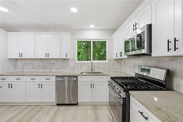 5006 Galbraith Circle, Stone Mountain, GA 30088