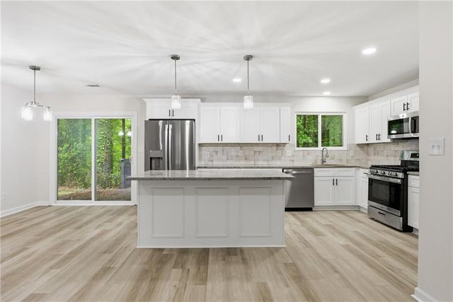 5006 Galbraith Circle, Stone Mountain, GA 30088