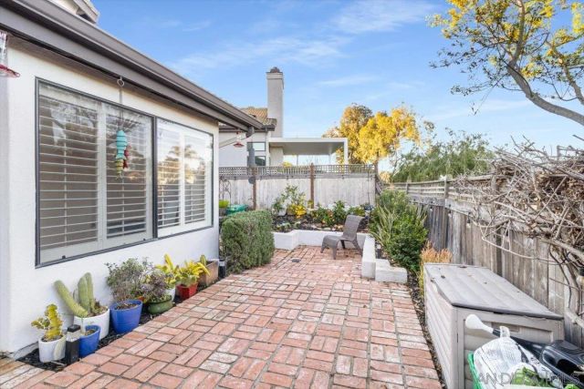 6339 Caminito Del Pastel, San Diego, CA 92111