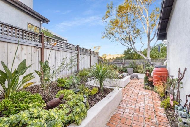 6339 Caminito Del Pastel, San Diego, CA 92111