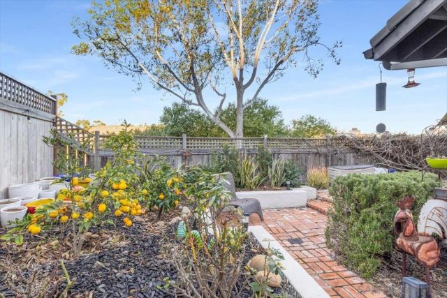 6339 Caminito Del Pastel, San Diego, CA 92111