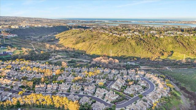 6339 Caminito Del Pastel, San Diego, CA 92111