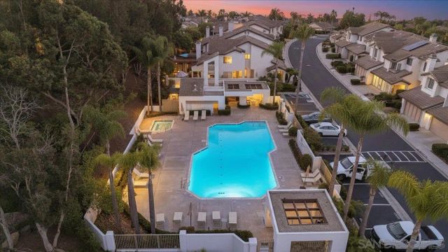 6339 Caminito Del Pastel, San Diego, CA 92111