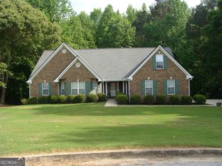 1611 Lake View Court, Loganville, GA 30052