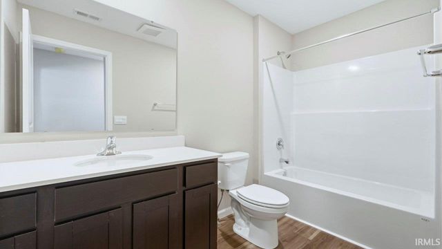 1001 Stuckey Pointe Pass, Fort Wayne, IN 46818