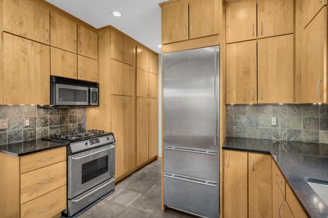 2414 W 54th Street, Minneapolis, MN 55410