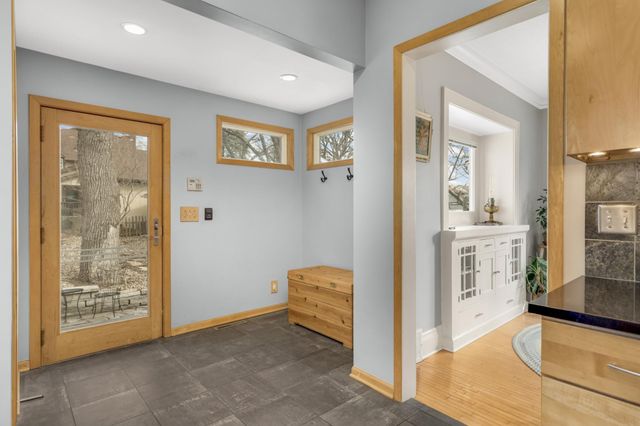 2414 W 54th Street, Minneapolis, MN 55410