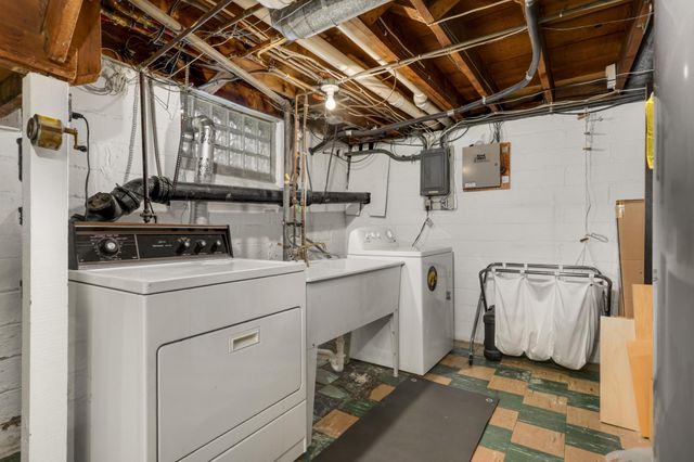 2414 W 54th Street, Minneapolis, MN 55410