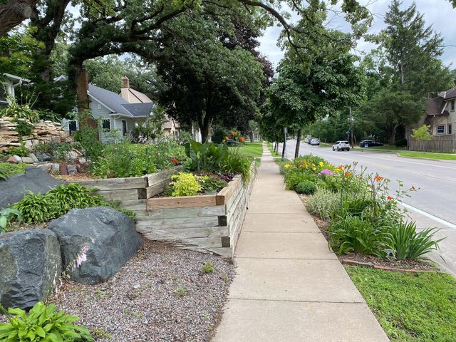 2414 W 54th Street, Minneapolis, MN 55410