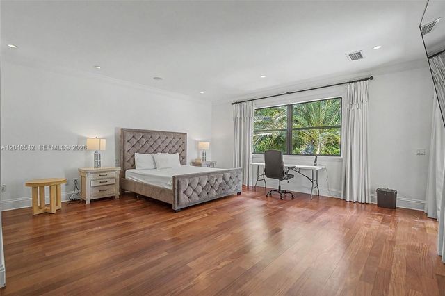 2561 Trapp Ave, Miami, FL 33133