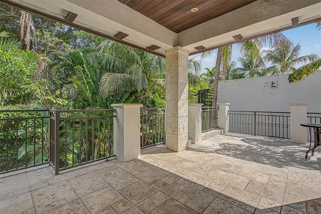 2561 Trapp Ave, Miami, FL 33133